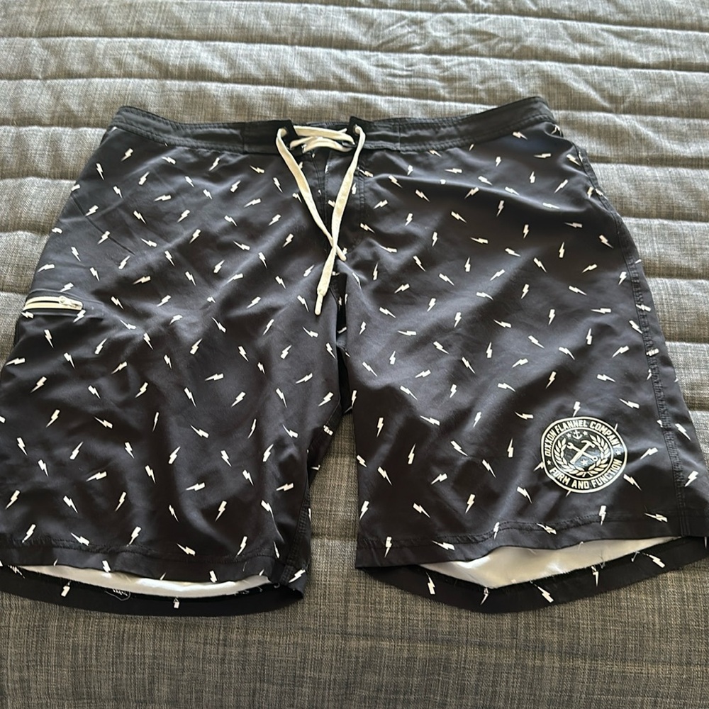 Dixxon men’s board shorts size 38